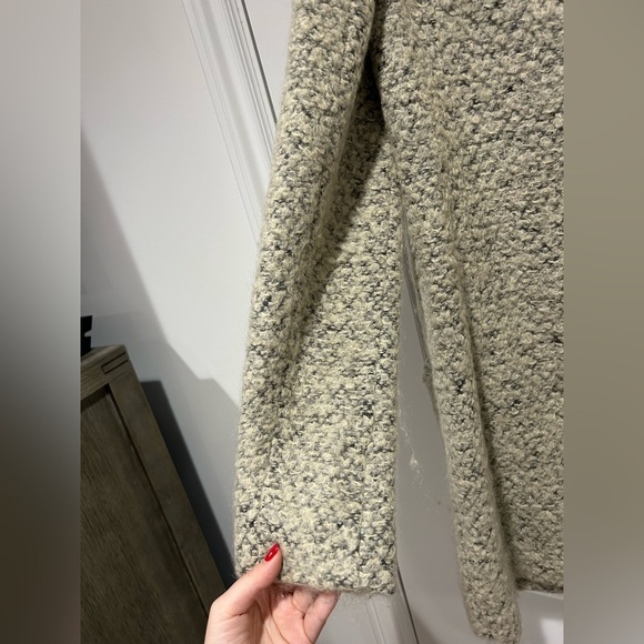 Wilfred - Aritzia Wool Coat - Picture 12 of 13